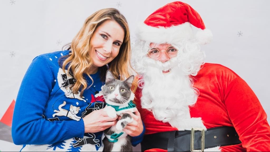 Free Pet Photo Sessions with Santa