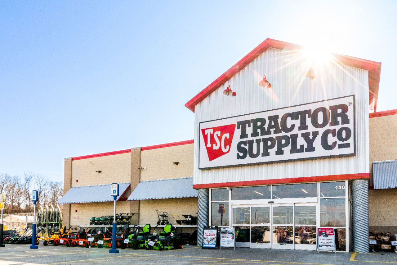 Free $10 Christmas Cash from Tractor Supply Co.